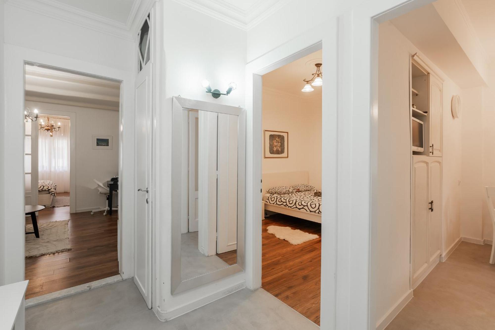 Linden Korzo Apartment Rijeka Exterior photo